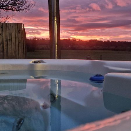 Bowland Breaks-A Luxury Barn Conversion With Optional Hot Tub, Log Burner And Countryside Views Longridge Esterno foto